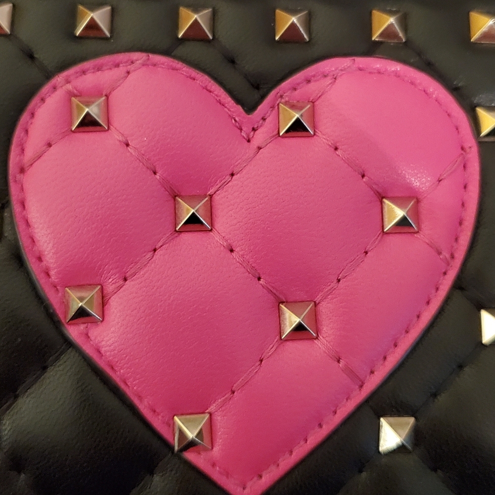 Valentino Garavani Bucket Bag with Rockstud Wallet - Picture 13 of 16